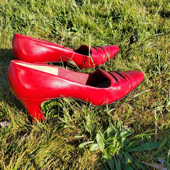 1960 vintage loafer slide heels red cross patent good condition - Picture 1 of 6